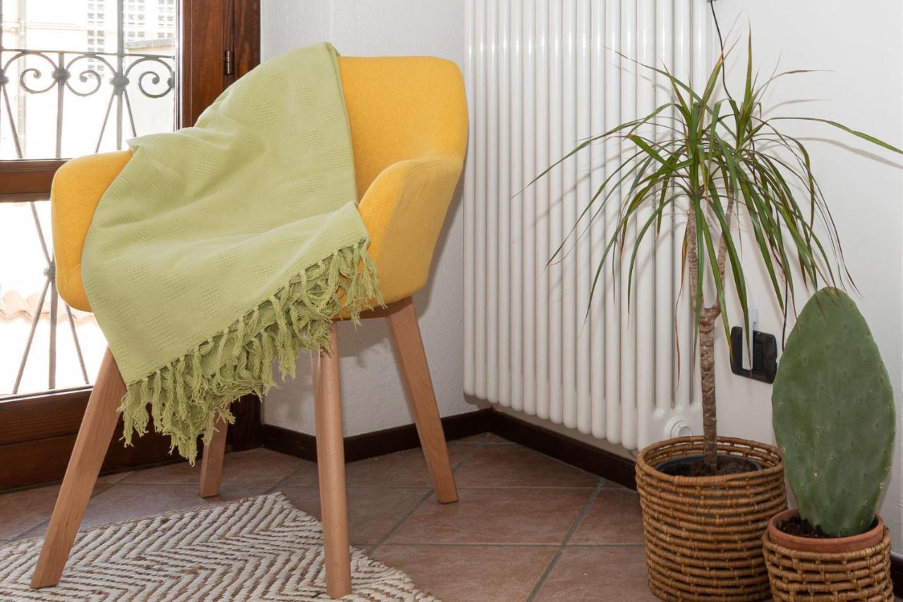 Apartamento Cozy Studio In Old Town Como Exterior foto