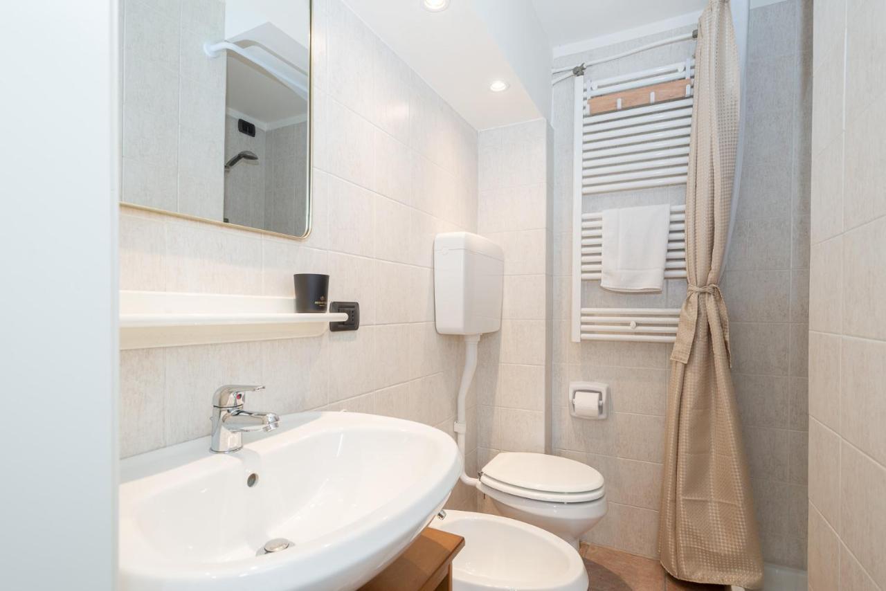 Apartamento Cozy Studio In Old Town Como Exterior foto