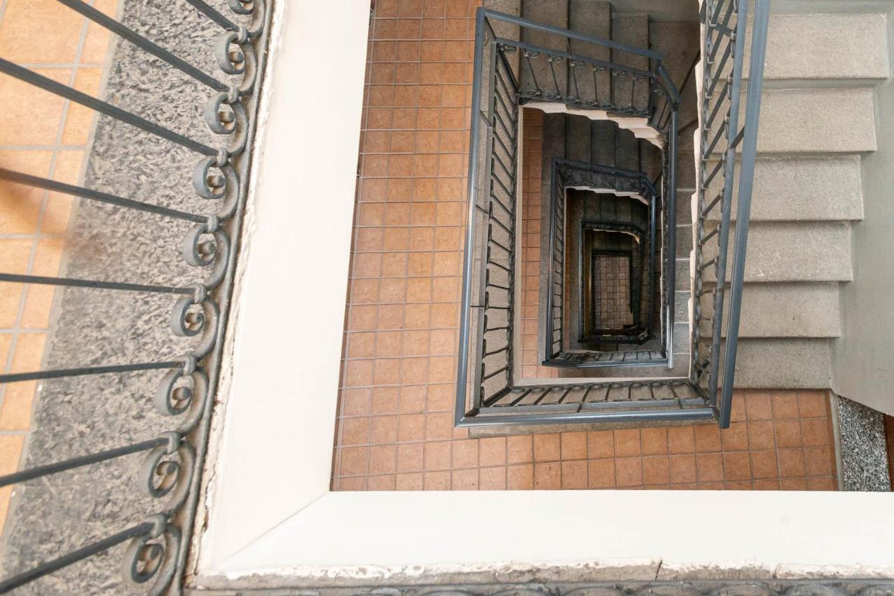 Apartamento Cozy Studio In Old Town Como Exterior foto